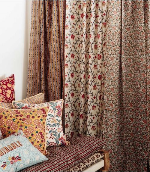 Curtain Reema