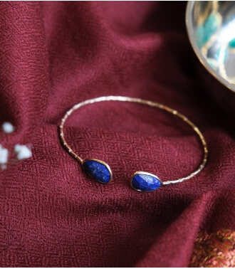 Lapis Lazuli Bracelet with Ammonite – Stones of Transformation